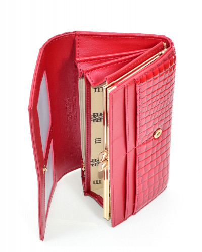 Women's red lacquered leather wallet