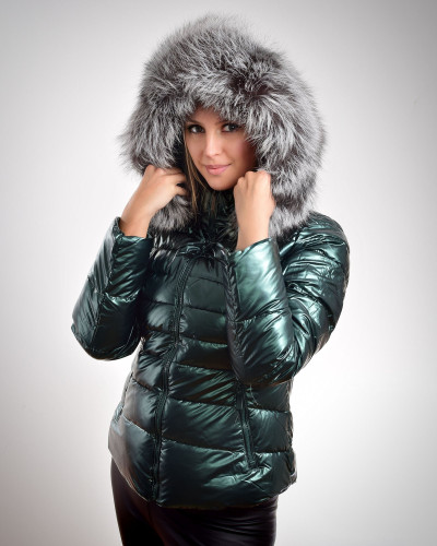 Women's short jacket with hood with fox fur, green