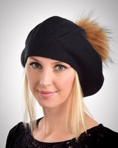 Women's woolen beret with Finn Raccoon fur pompom, black
