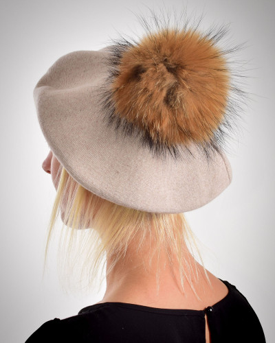 Women's woolen beret with Finn Raccoon fur pompom, beige