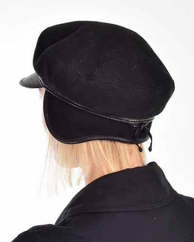 Women's black sheepskin cap
