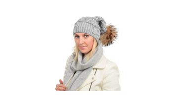 Women's Hats with Fur Pompom are Elegance and Warmth at Your Fingertips